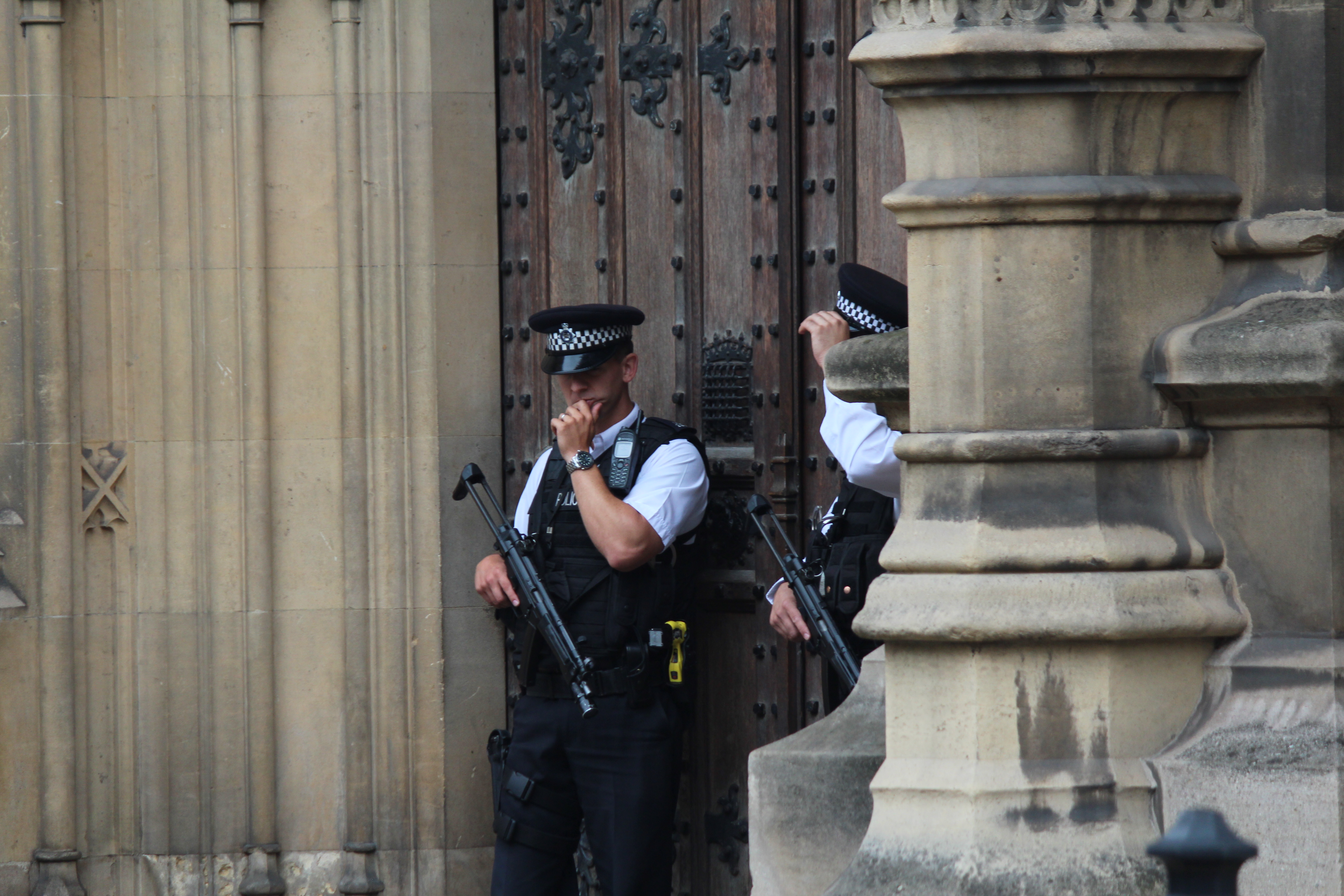 Police_at_Palace_of_Westminster